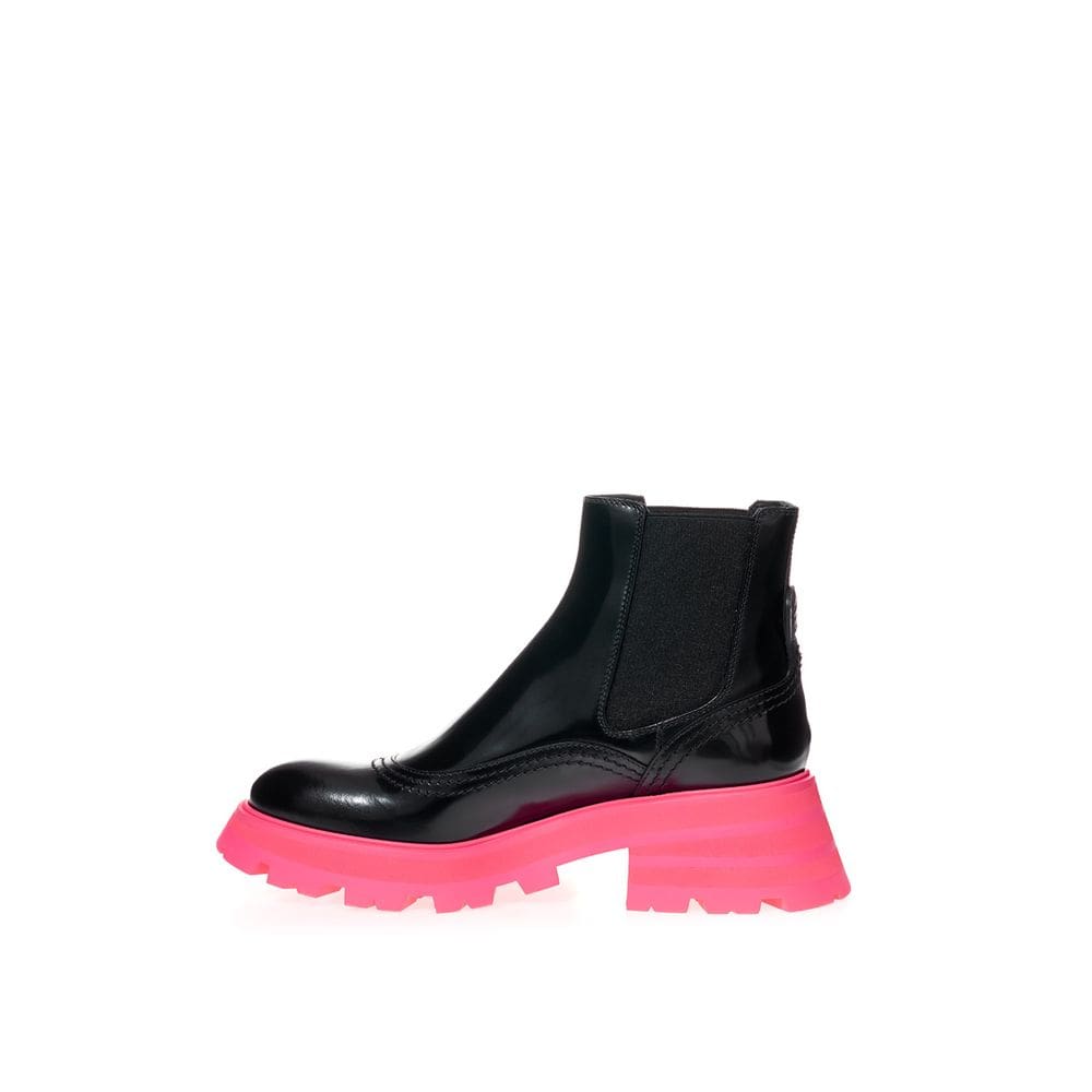 Alexander McQueen Elegant Black Leather Boots - Image 2